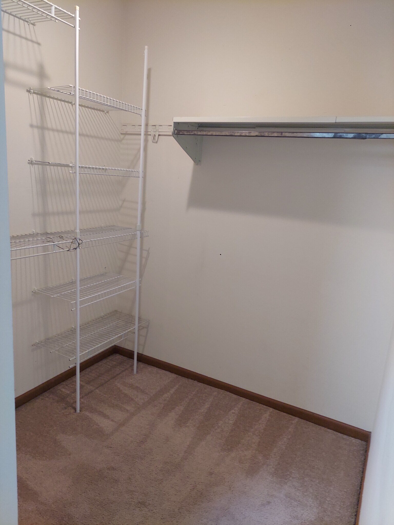 Building Photo - 1665 Commodore Ct