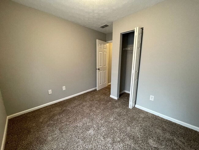 Building Photo - 360/362 Colby Ridge