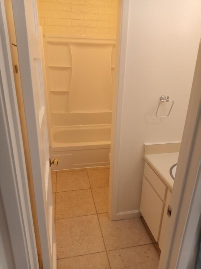 Building Photo - 4140 E Cliffside Trail