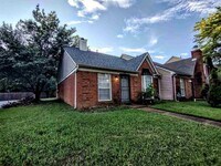 Building Photo - 3905 Glencoe Dr