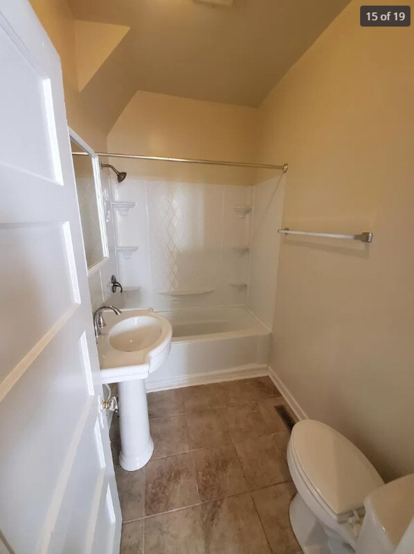 Building Photo - 1806 Mechanicsville Tpke