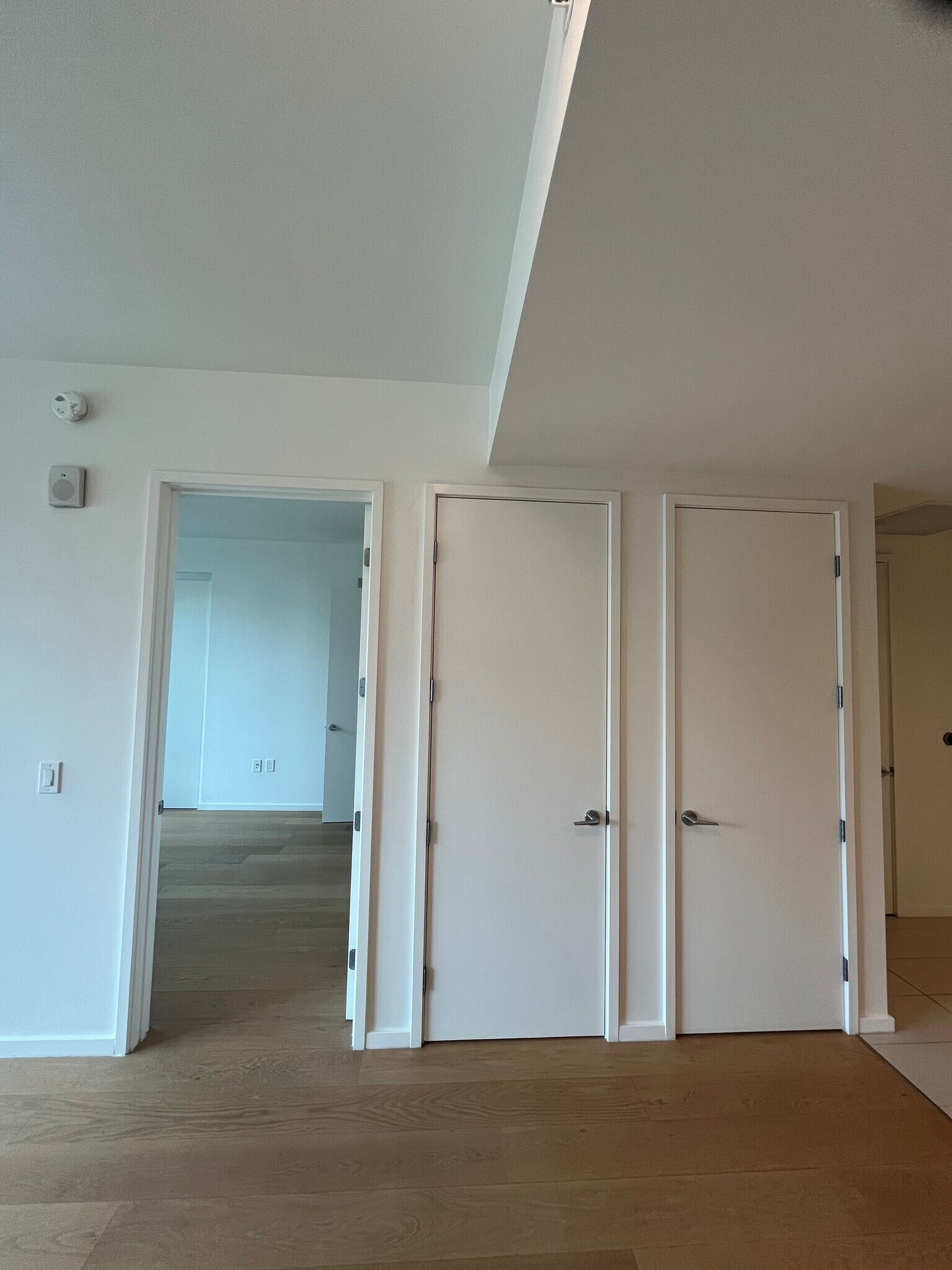 Building Photo - 889 Francisco St