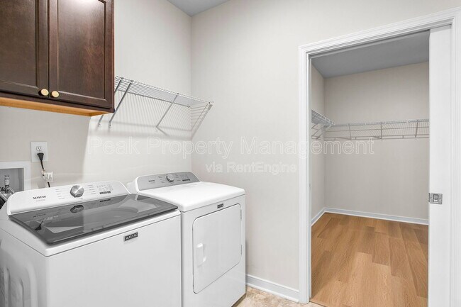 Building Photo - 9735 Kaleidoscope Row