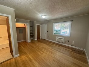 Building Photo - Studio Apartment For Rent