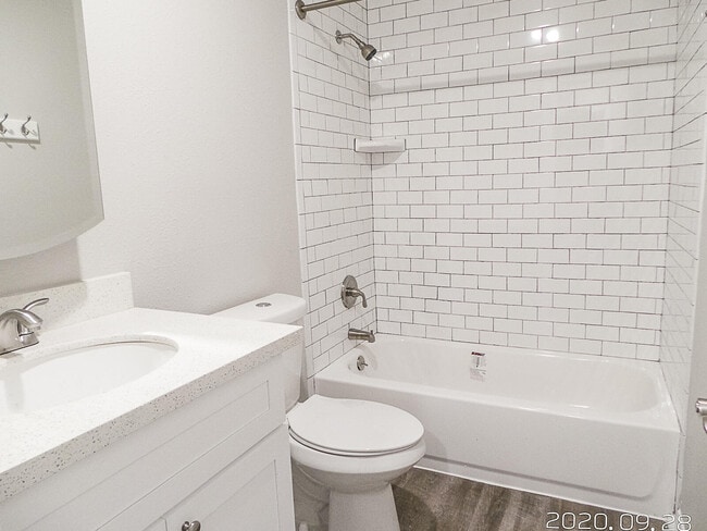 Building Photo - 723 S Berthe Ave