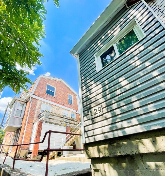 Building Photo - 129 Fitler St