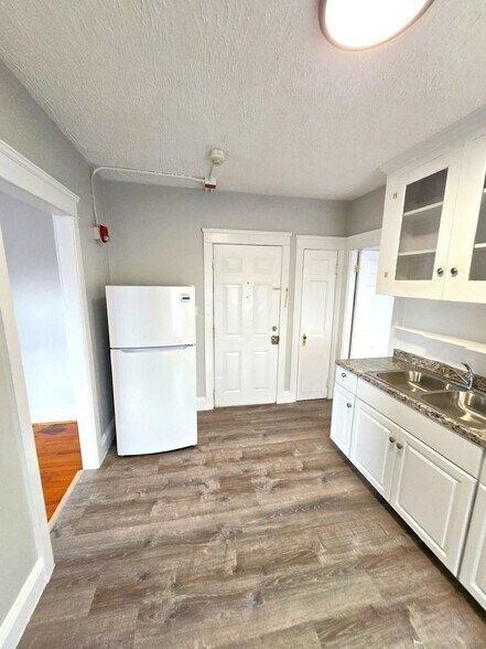 Building Photo - 161 Montgomery St