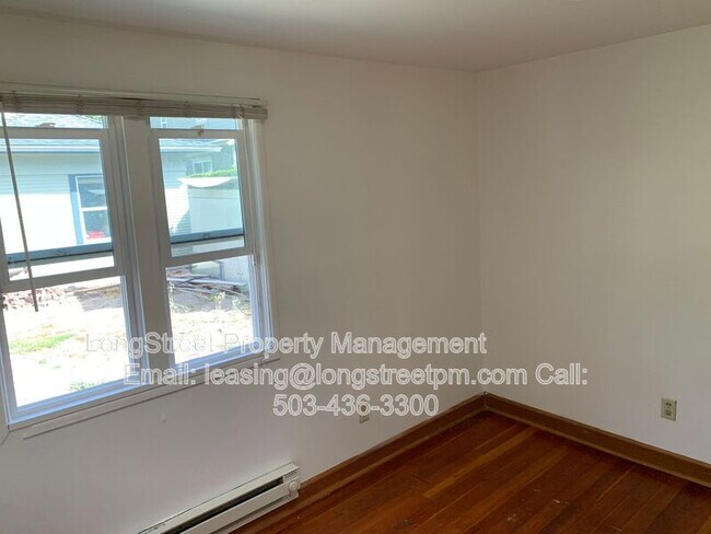 Building Photo - 950 SW Jefferson Ave