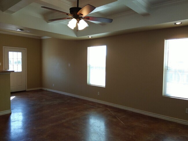 Building Photo - COMING SOON! 3 Bedroom/ 2.5 Bath Townhome