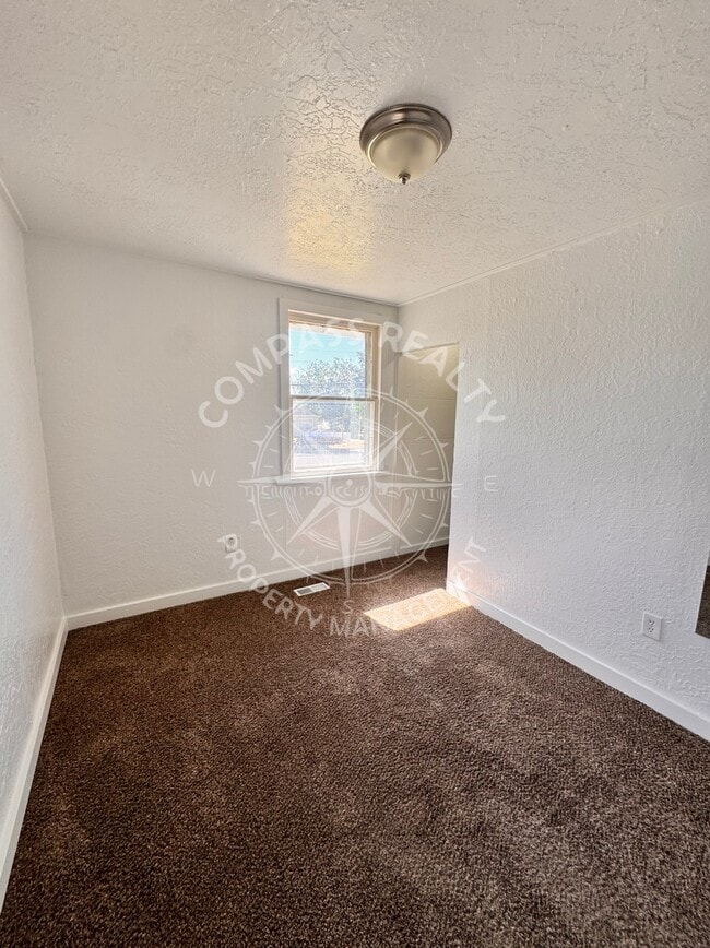 Building Photo - 414 N 100 W