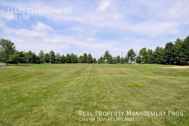 Building Photo - 14425 Clubhouse Rd