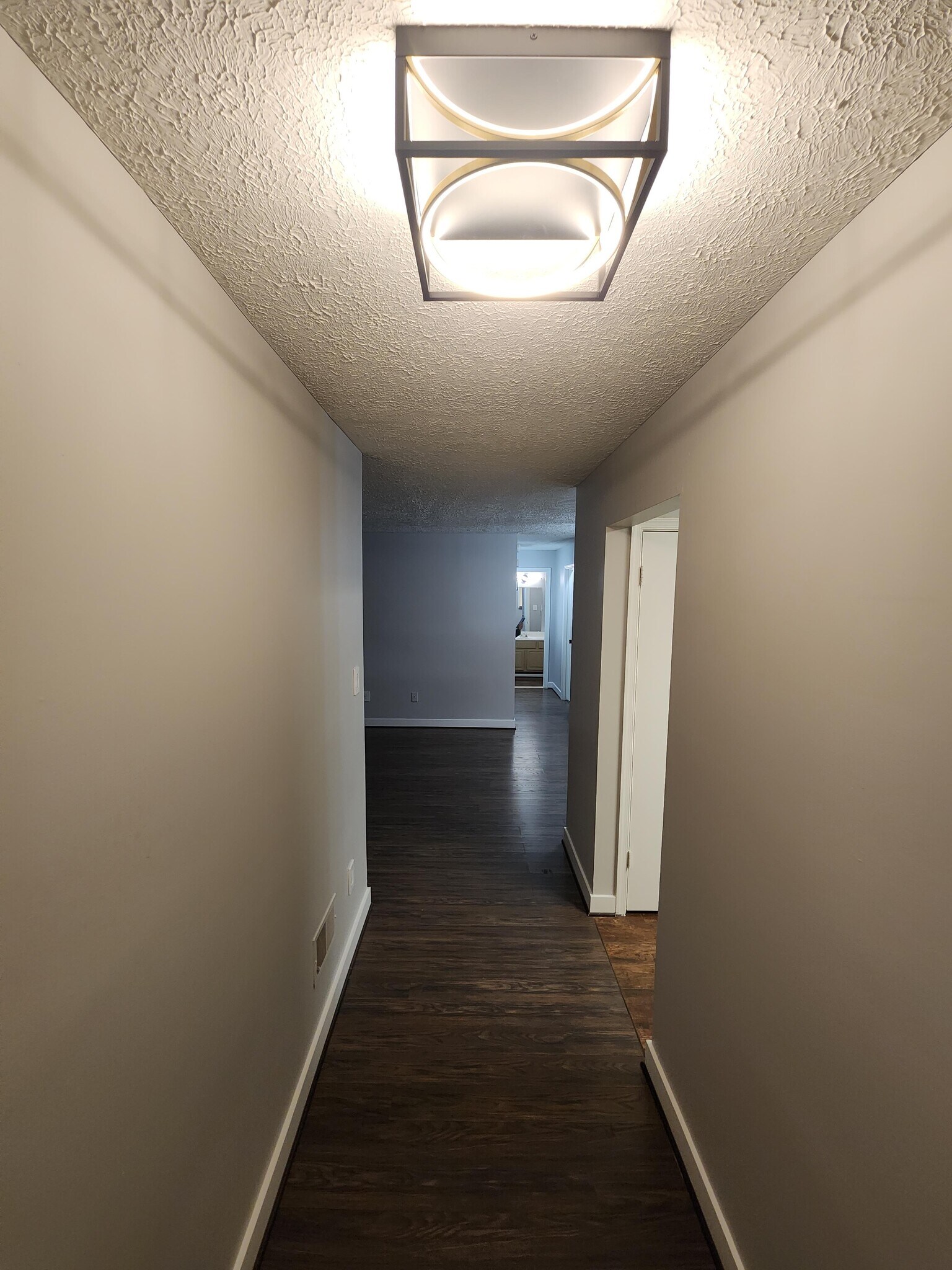 Building Photo - 10129 Oakton Terrace Rd