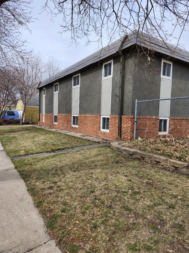 Building Photo - 608 W Rice St