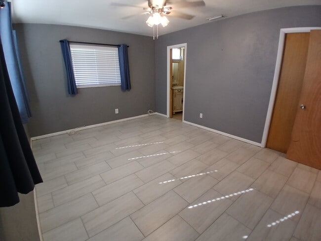 Building Photo - 5682 45th Ave N