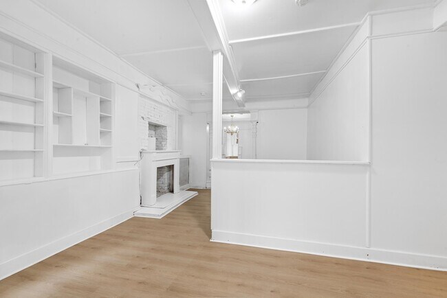 Building Photo - 319 5th St