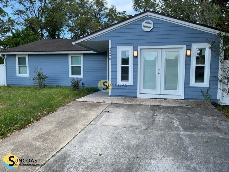 Building Photo - 2570 Stern Dr S