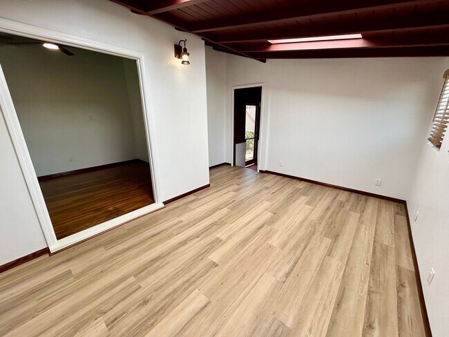 Building Photo - Charming 2 Bed / 2 Bath Coastal Retreat with Ocean Views in Ocean Beach