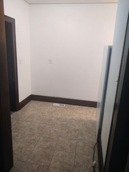 Building Photo - 304 S Beaumont Rd