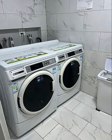 Building Photo - 30 Archer Ave