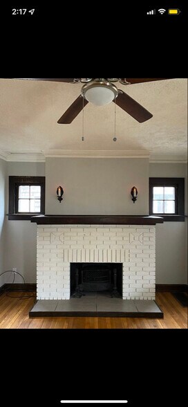 Primary Photo - 3878 W 31st St