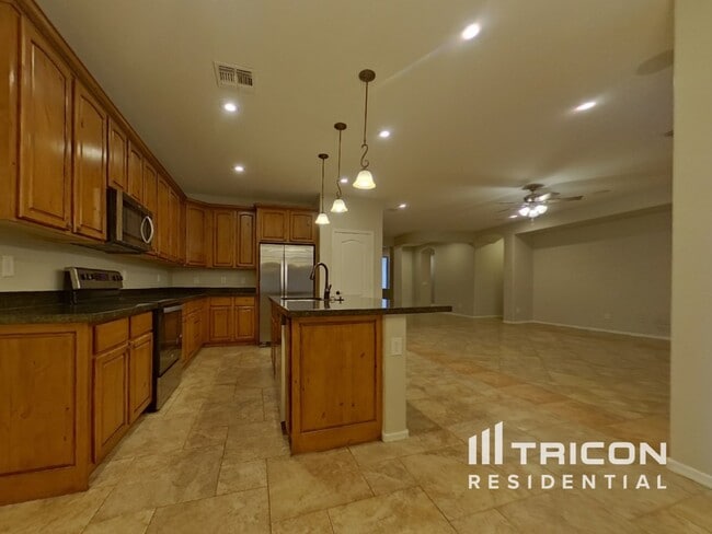 Building Photo - 700 S 220th Ln