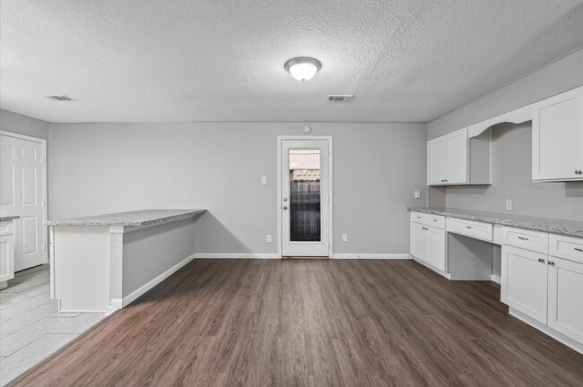 Building Photo - 6610 Rockergate Dr
