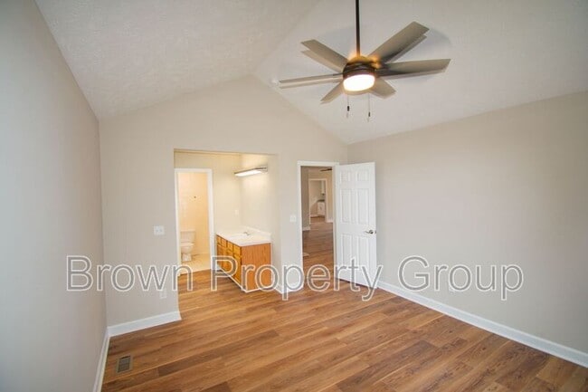 Building Photo - 6580 Applewhite Rd