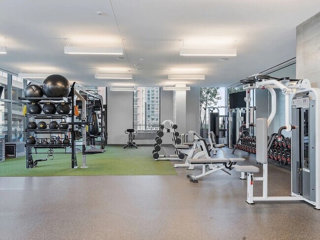 Building Photo - 1212 Demonbreun St