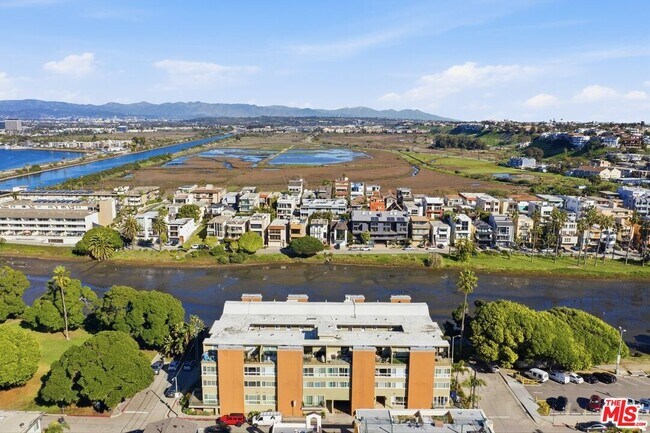 Building Photo - 6400 Pacific Ave