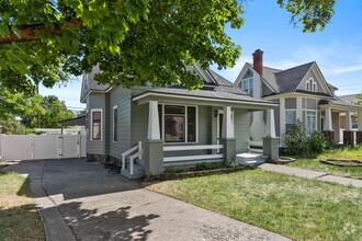 Building Photo - Gonzaga 4 bedroom Craftsman .5mile from Go...