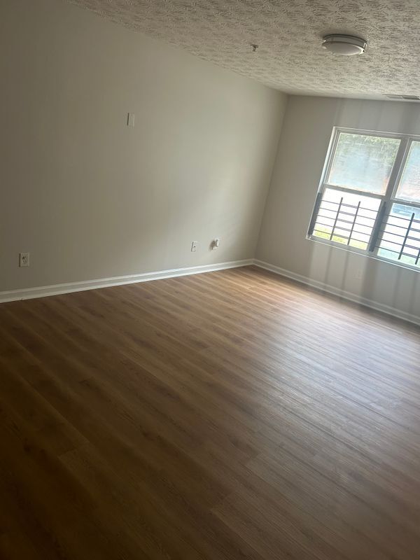 Building Photo - 8102 Fairington Village Dr