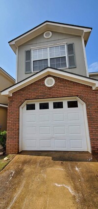 Building Photo - Dunwoody Townhomes