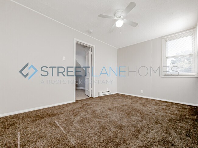 Building Photo - REDUCED!