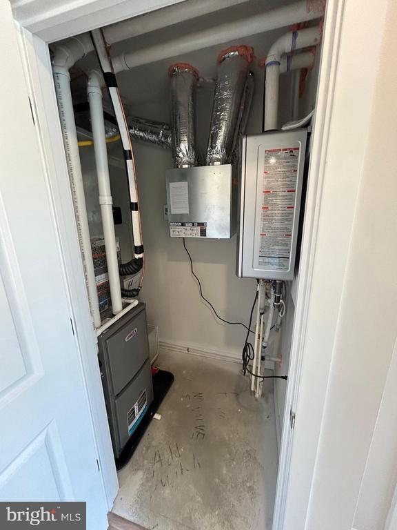 Building Photo - 38 Barnes Wy