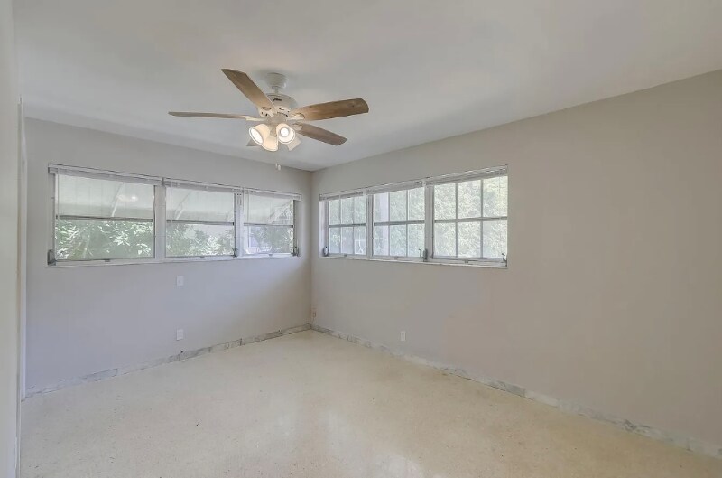 Building Photo - 2041 Coral Reef Dr