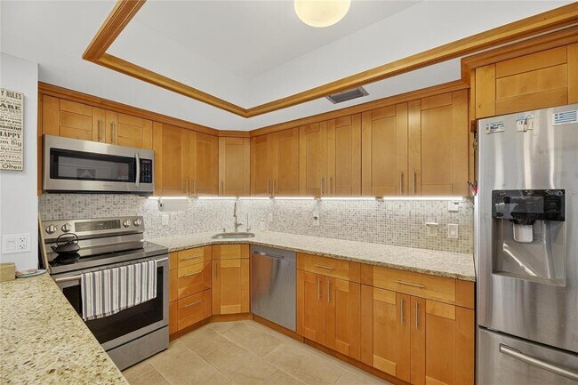 Building Photo - 7100 Sunshine Skyway Ln S