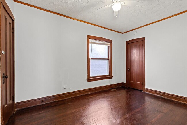 Building Photo - 7424 S Blackstone Ave