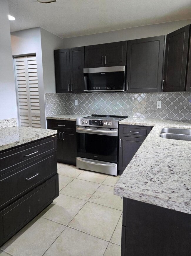 Building Photo - 2470 NW 99th Way