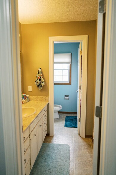 Bathroom 2 - 2301 Jessup Cir