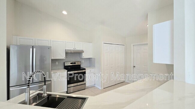 Building Photo - 342 NE 17th St