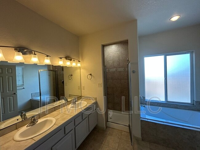 Building Photo - 3167 Glenn Everet Ct