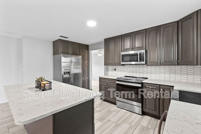 Building Photo - 800 Black Duck Dr