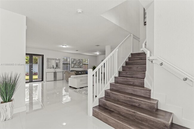 Building Photo - 14841 SW 39th Terrace