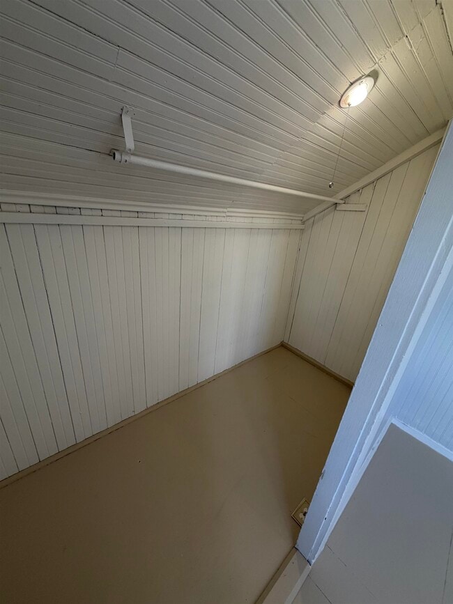 Building Photo - 303 N State St