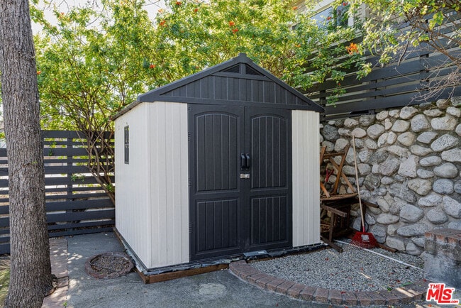 Building Photo - 4870 Stratford Rd