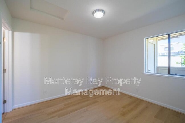 Building Photo - 820 Casanova Ave