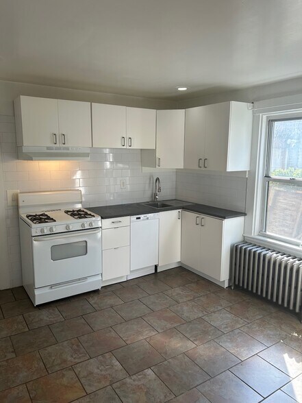 kitchen - 6 Auburn Ave