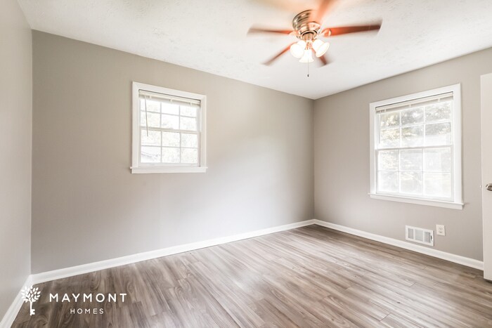 Building Photo - 6345 Thornhedge Dr