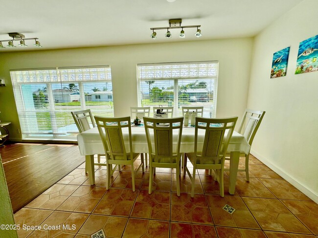 Building Photo - 133 NE 1st St