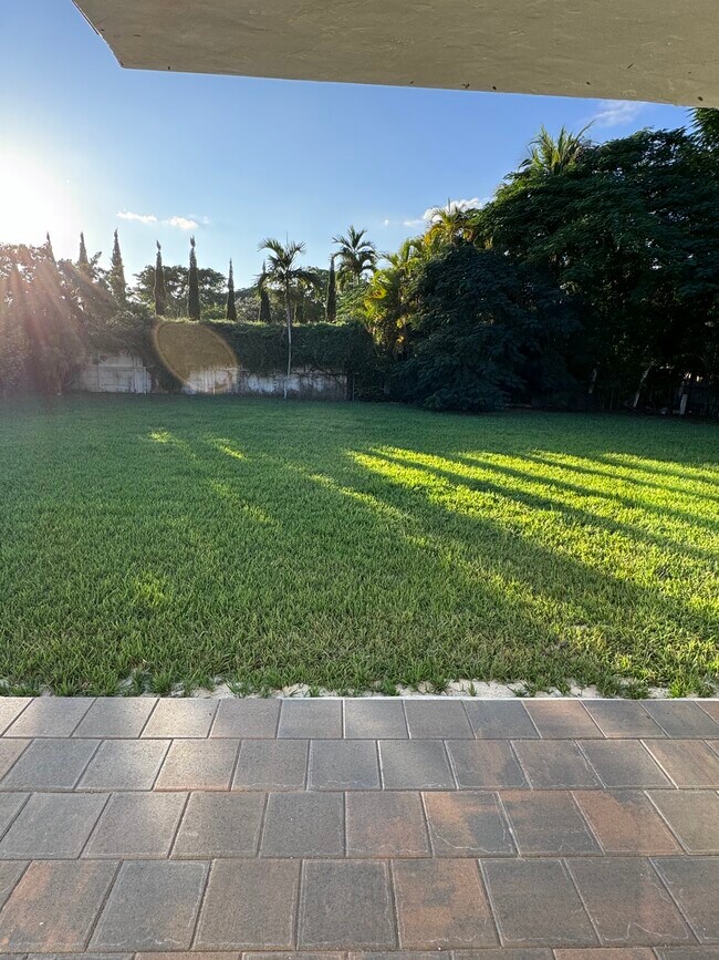 Building Photo - 8024 SW 91 Ave